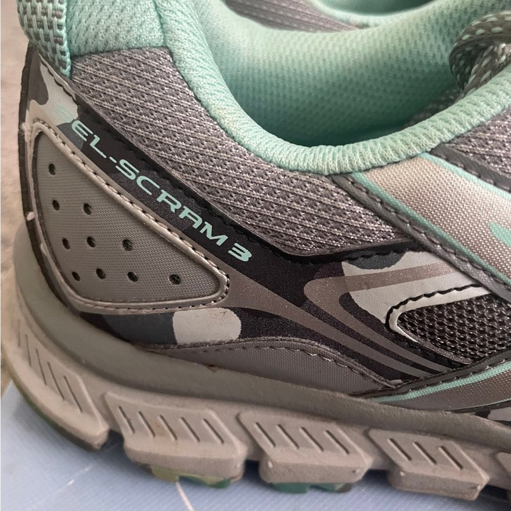 ASICS - Picture 8 of 12